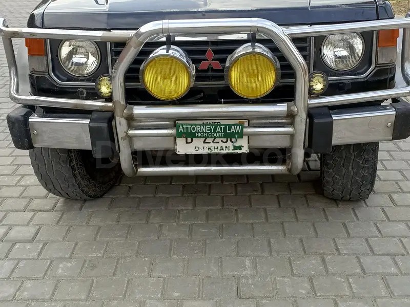 Mitsubishi Pajero 1987