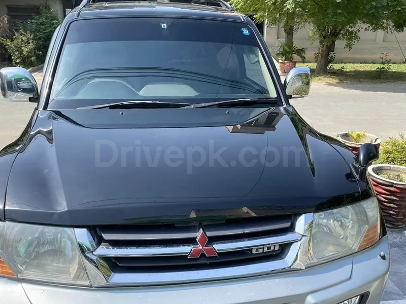 Mitsubishi Pajero 2001