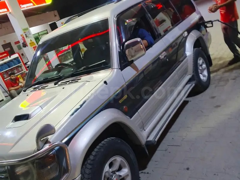 Mitsubishi Pajero 1995