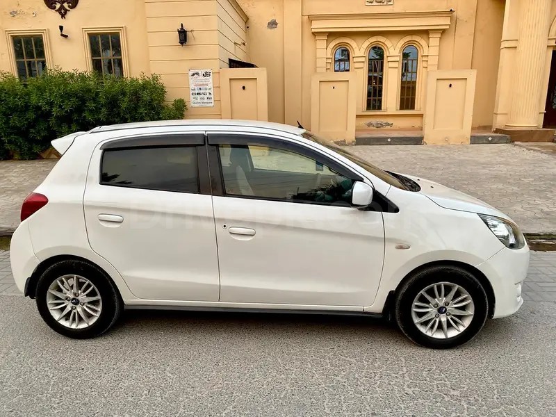 Mitsubishi Mirage 2012