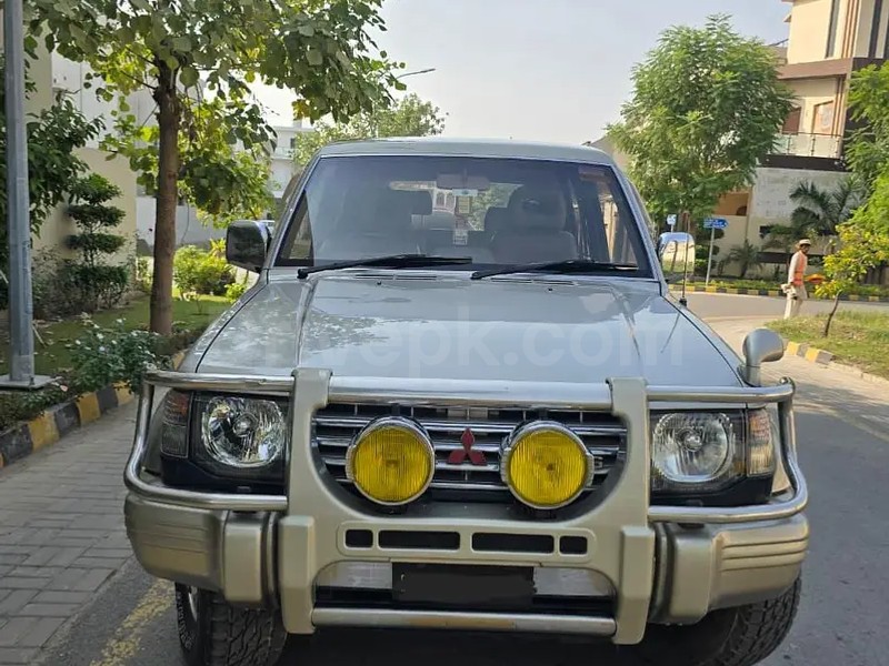 Mitsubishi Pajero 2014