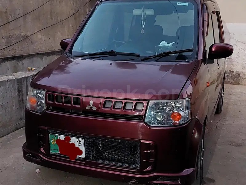 Mitsubishi Toppo 2011