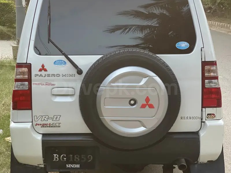 Mitsubishi Pajero Mini 2011