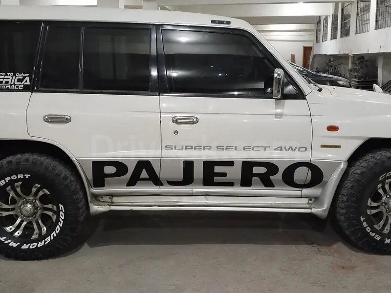 Mitsubishi Pajero 1986