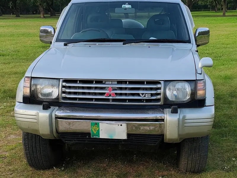 Mitsubishi Pajero 1992