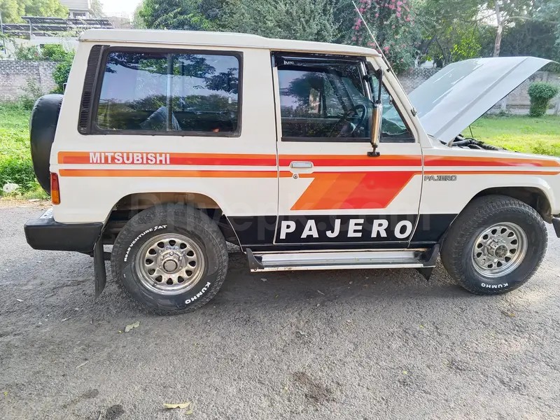 Mitsubishi Pajero 1991