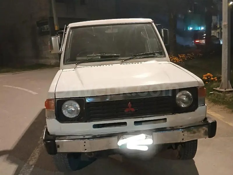Mitsubishi Pajero 1987