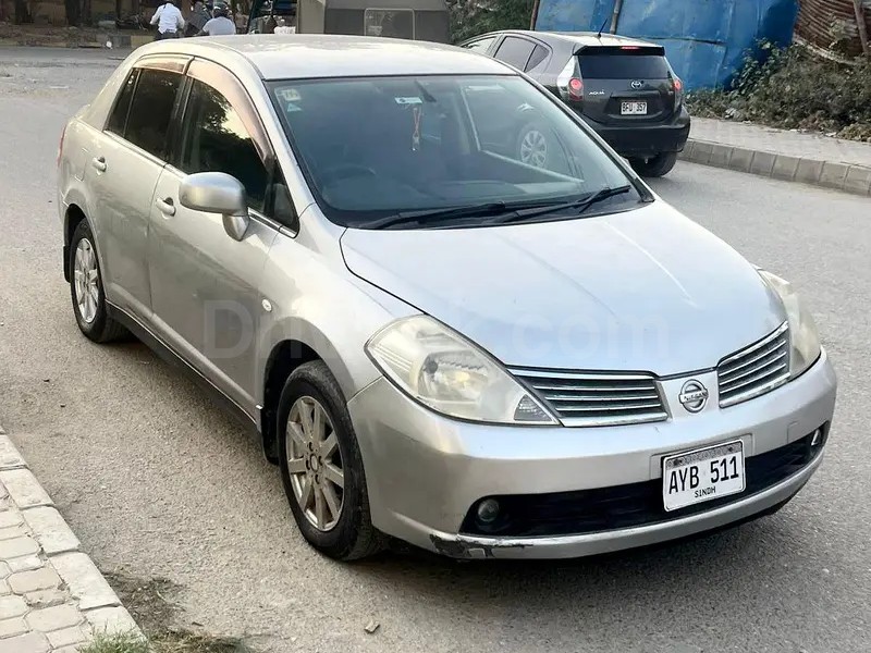 Nissan Tiida 2007