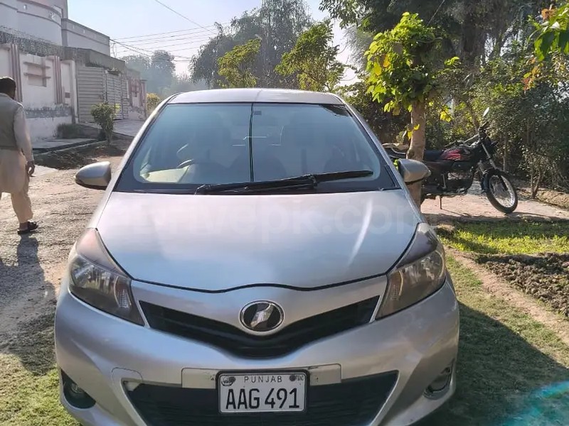 Toyota Vitz 2012