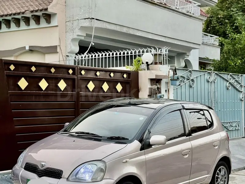 Toyota Vitz 2001