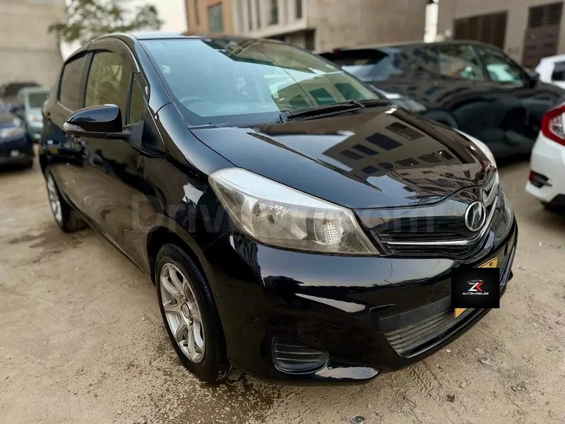 Toyota Vitz 2012