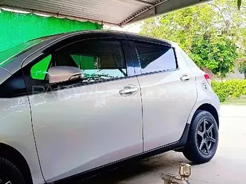 Toyota Vitz 2014
