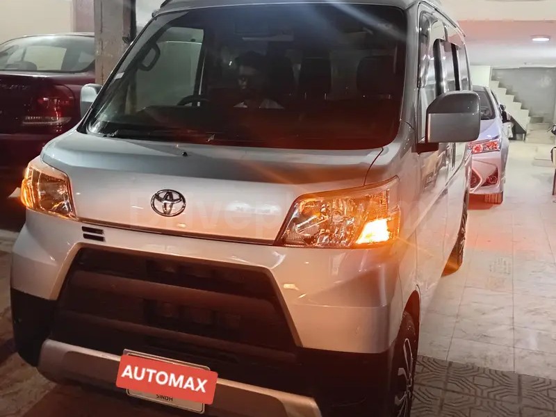 Toyota Van 2019