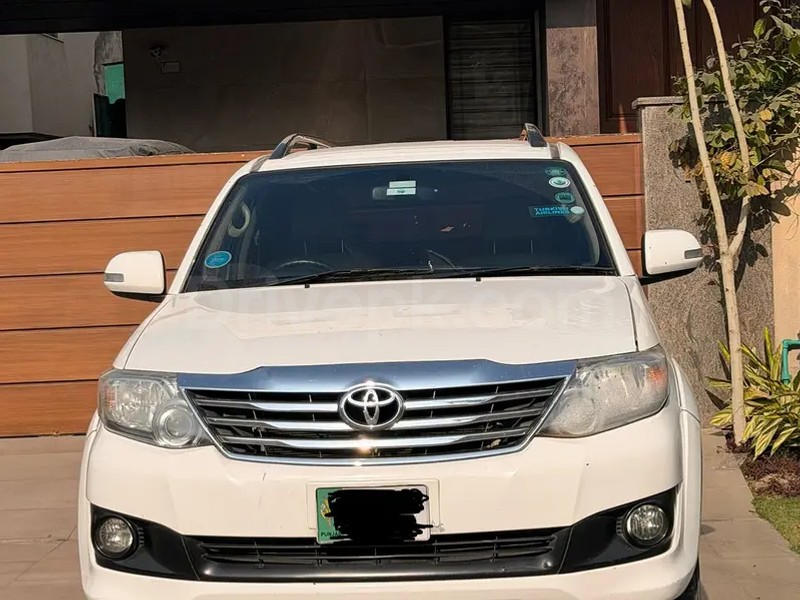 Toyota Fortuner 2014