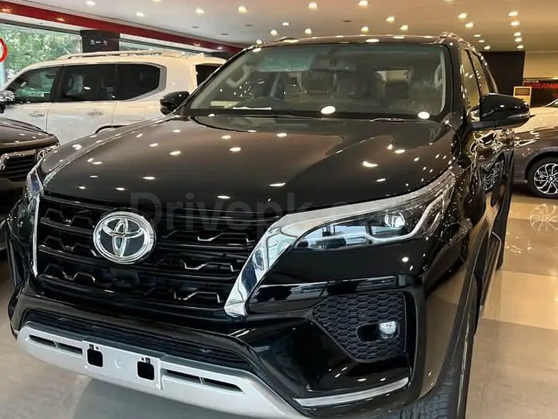 Toyota Fortuner V 2025
