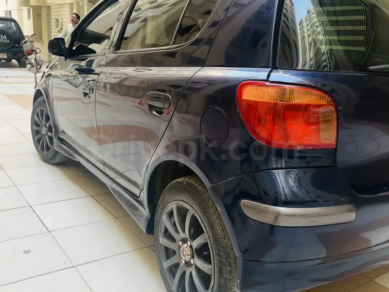 Toyota Vitz 2003
