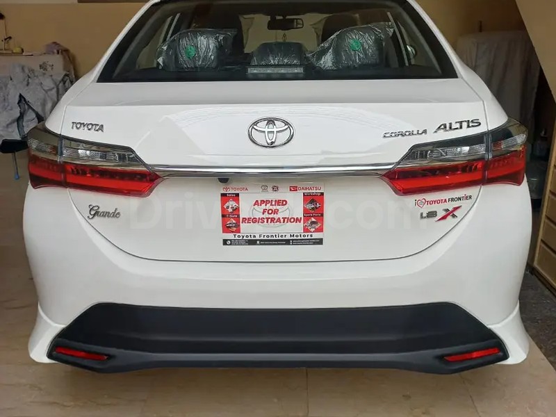 Toyota Corolla Altis 2025