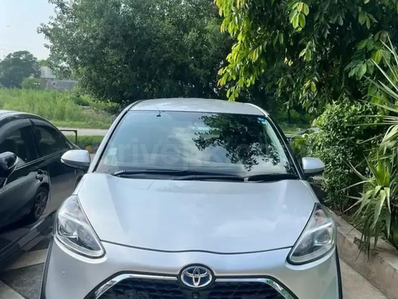 Toyota Sienta 2018
