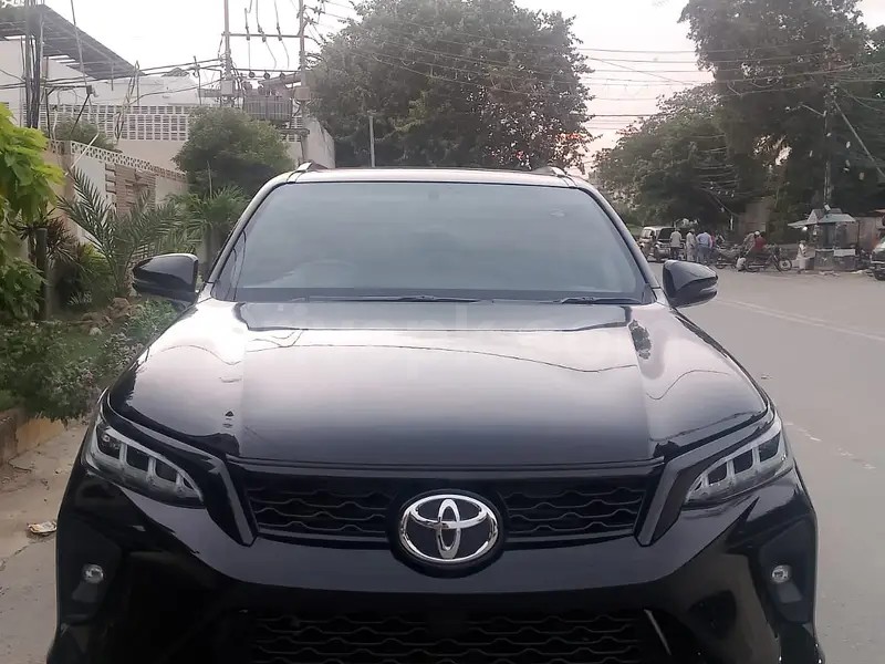 Toyota Fortuner Legender 2022
