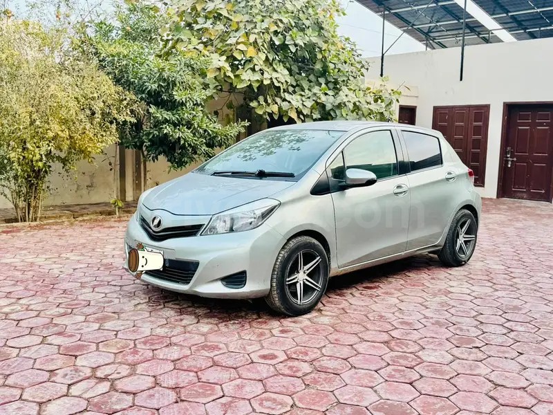 Toyota Vitz 2013