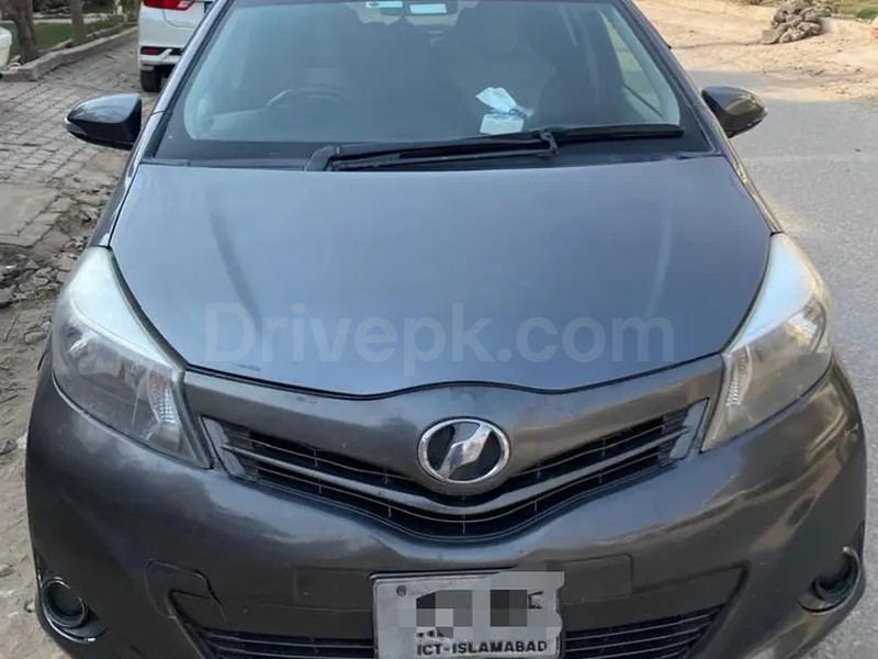 Toyota Vitz 2013