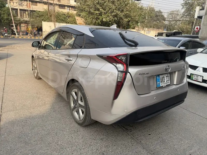 Toyota Prius 2016