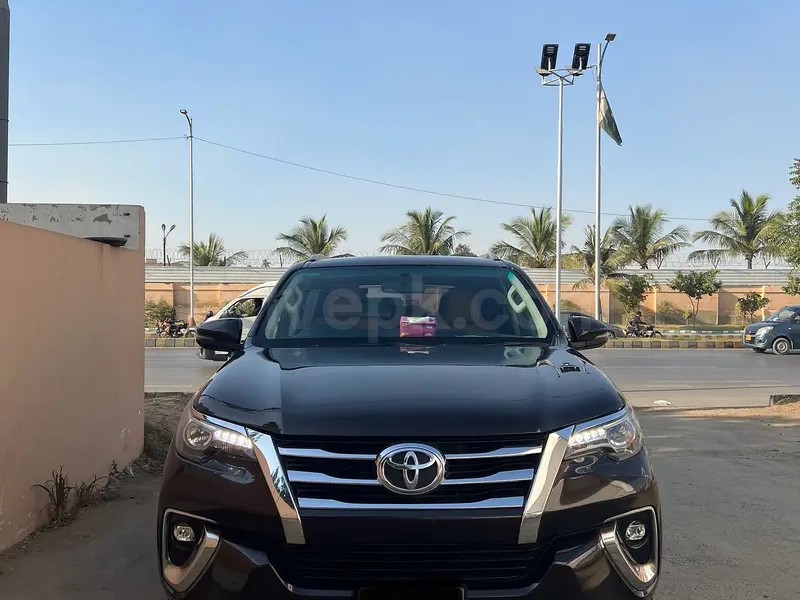 Toyota Fortuner V 2020