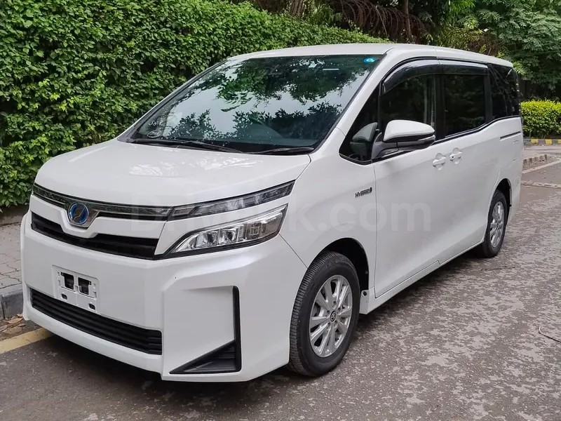 Toyota Voxy 2019