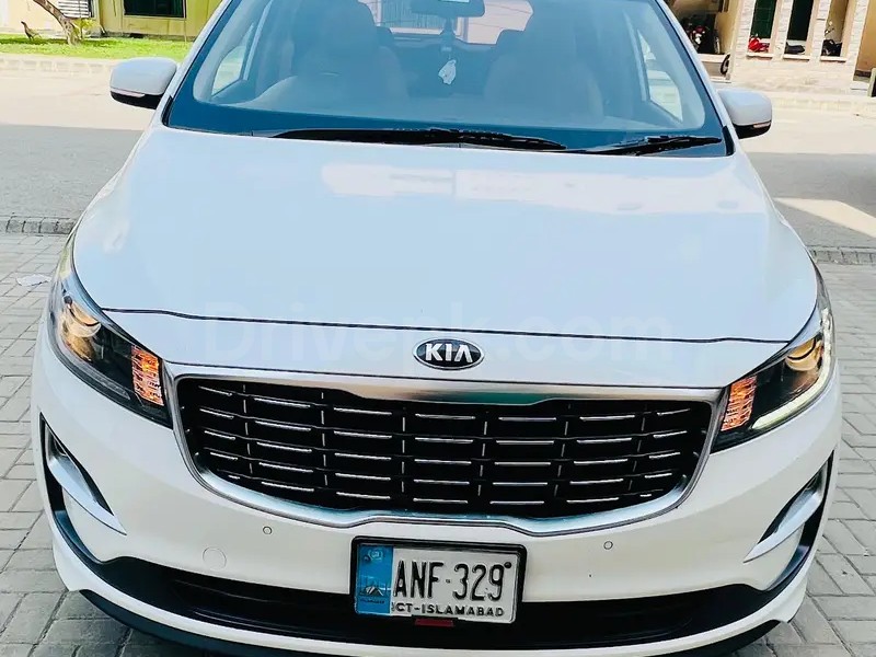 KIA GRAND CARNIVAL 2019