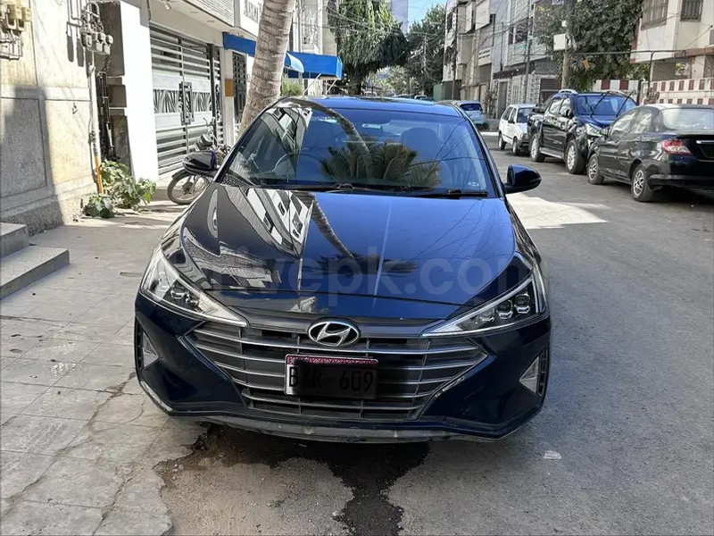 Hyundai Elantra 2022