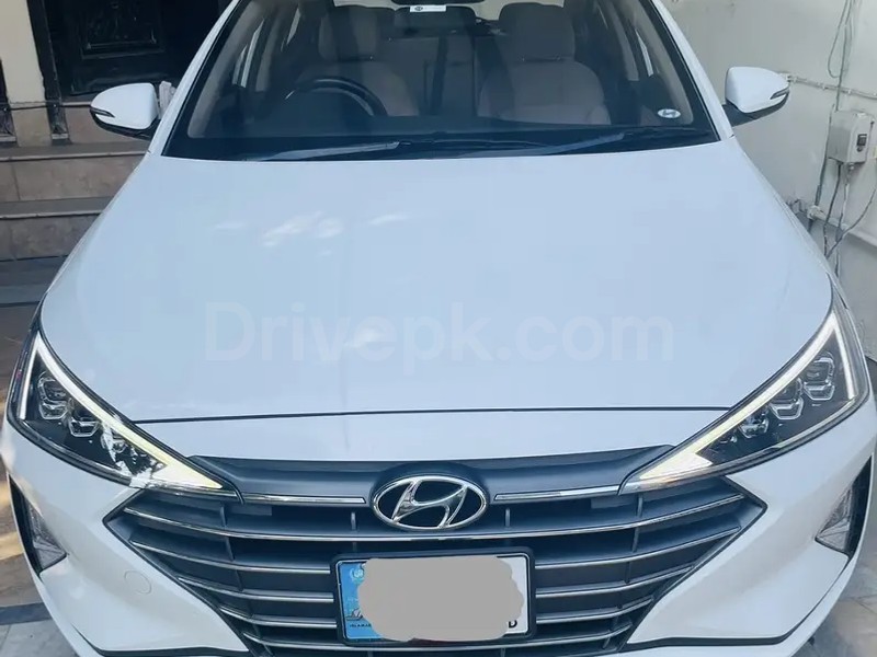 Hyundai Elantra 2022