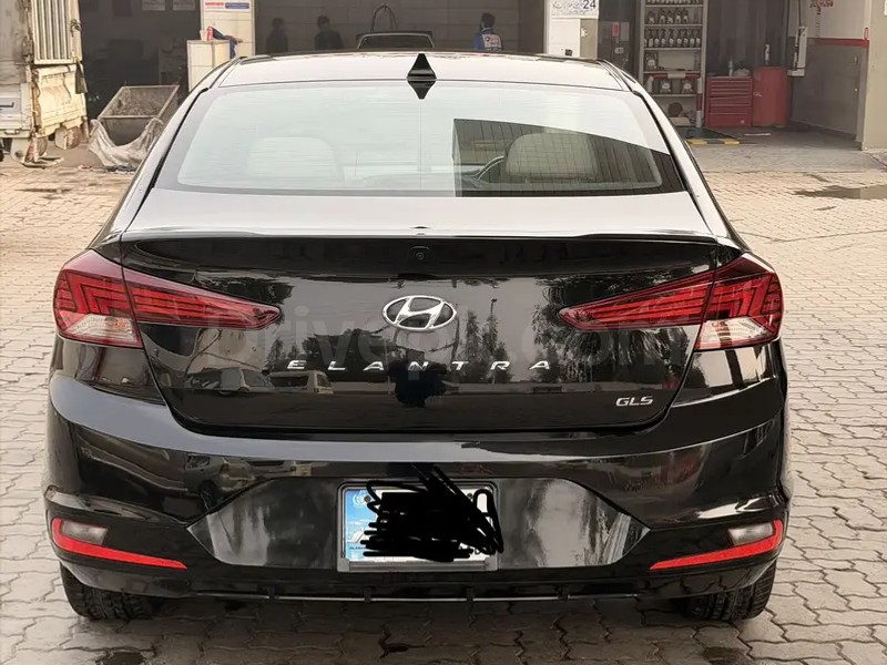 Hyundai Elantra 2021