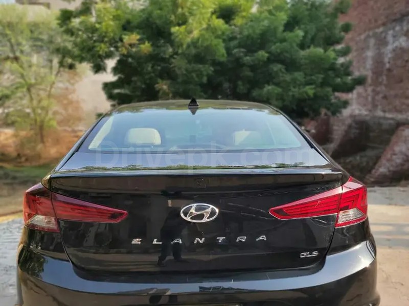 Hyundai Elantra 2021