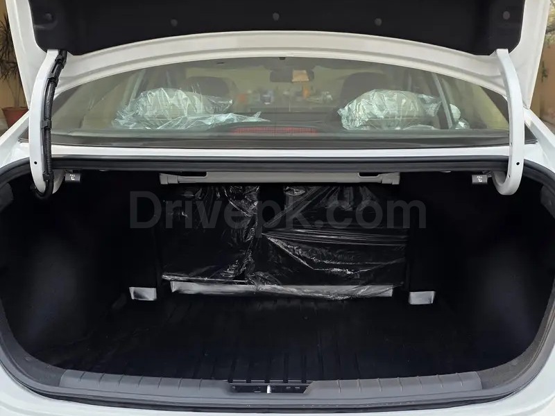 Hyundai Elantra 2025