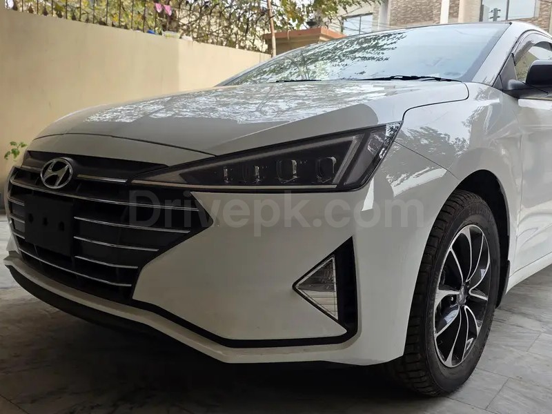 Hyundai Elantra 2025