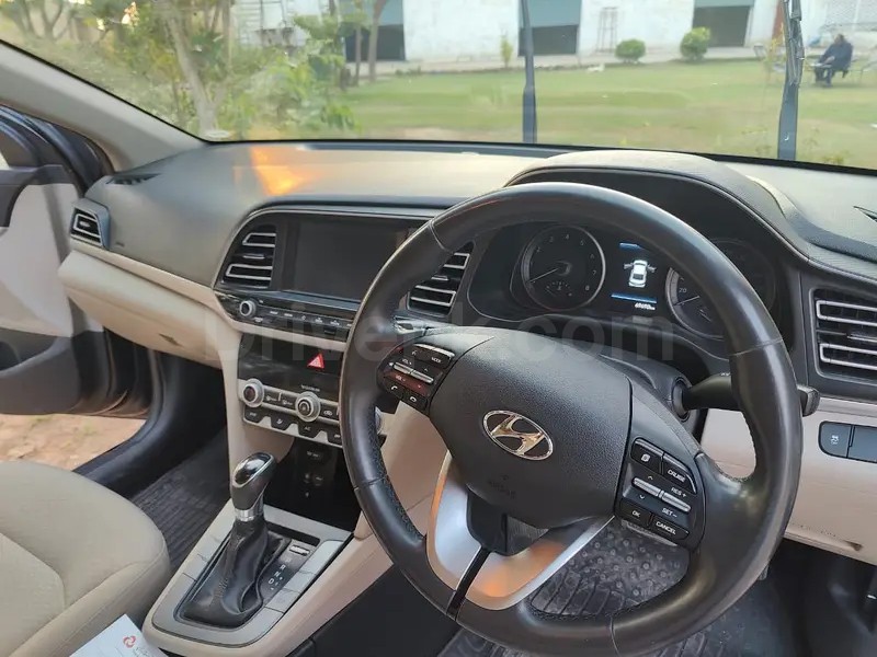 Hyundai Elantra 2021