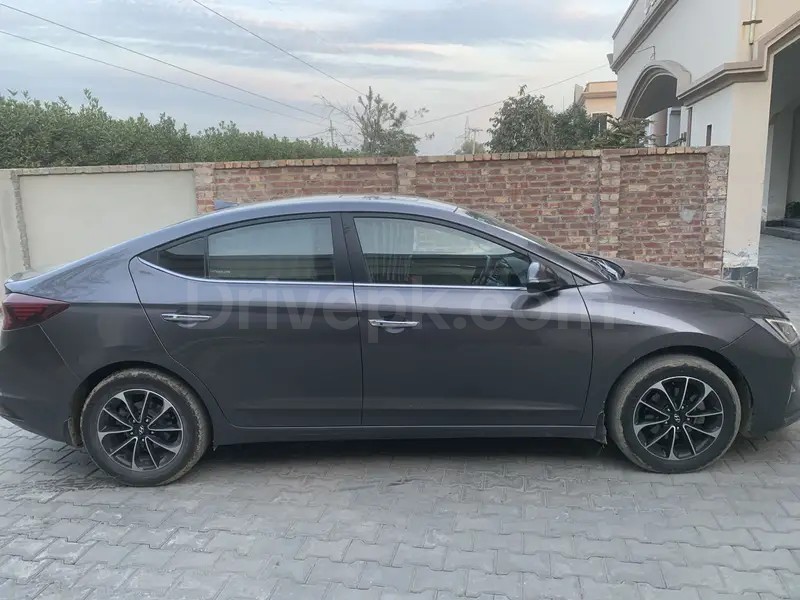 Hyundai Elantra 2021