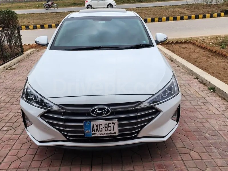 Hyundai Elantra 2022