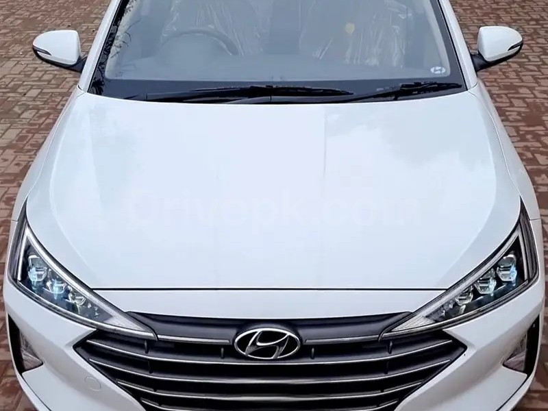Hyundai Elantra 2022