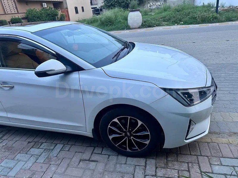 Hyundai Elantra 2022