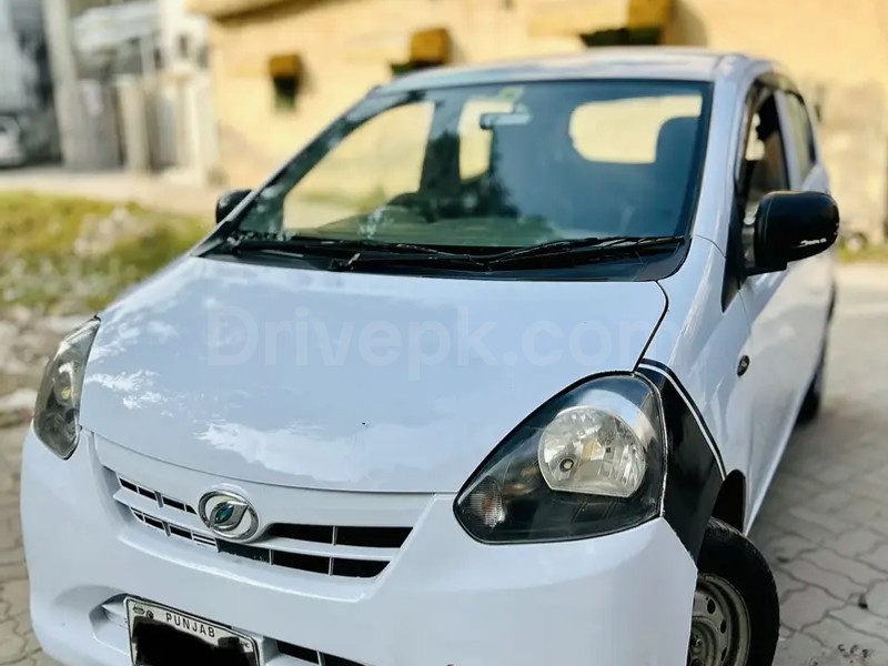 Daihatsu Mira 2012