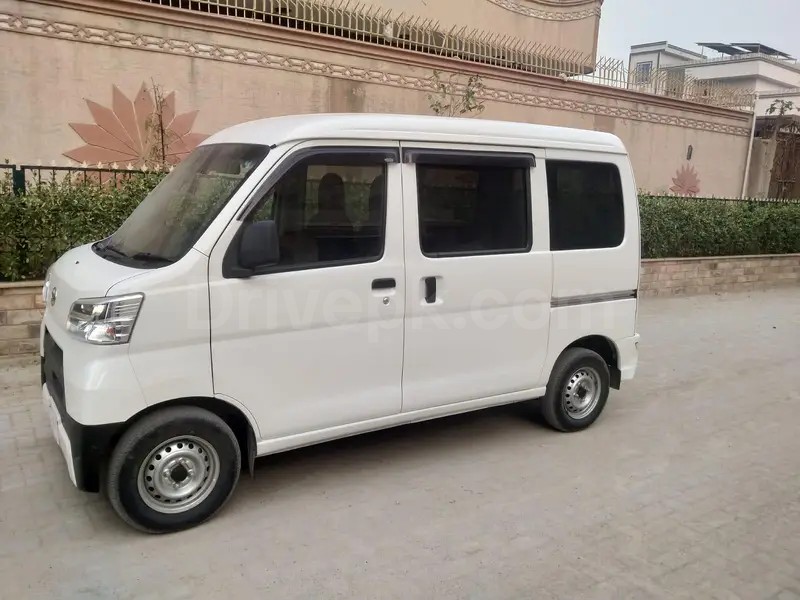 Daihatsu Hijet 2025