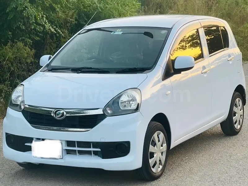 Daihatsu Mira 2015