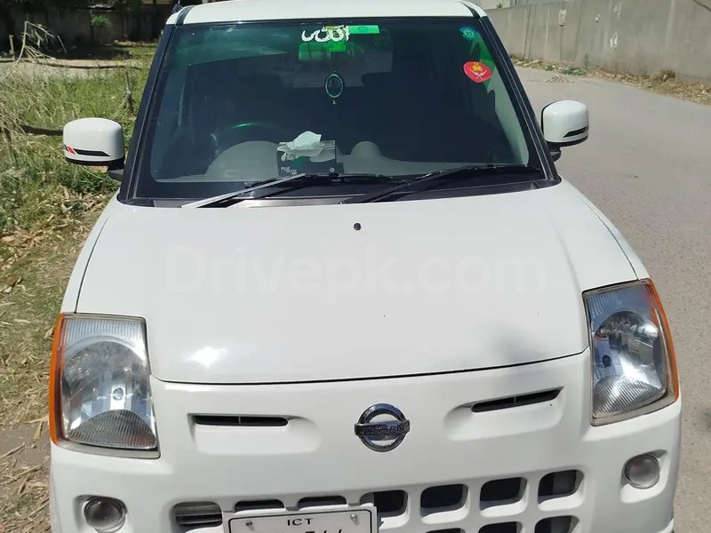 Nissan Pino 2012