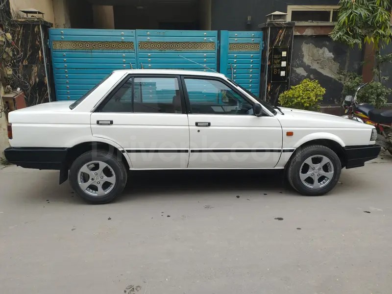 Nissan Sunny 1989