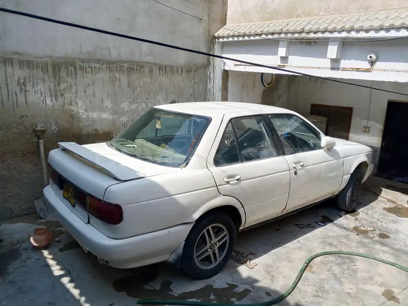 Nissan Sunny 1993