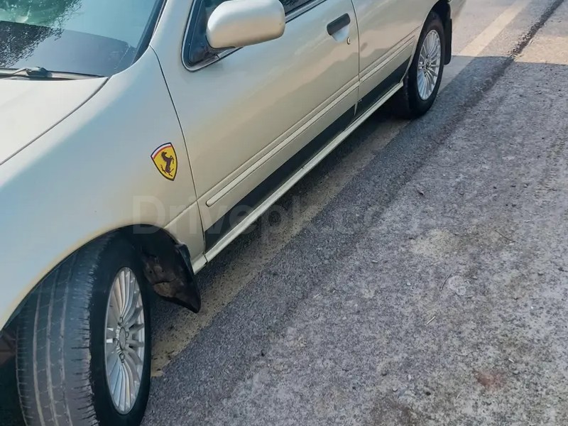 Nissan Sunny 2000