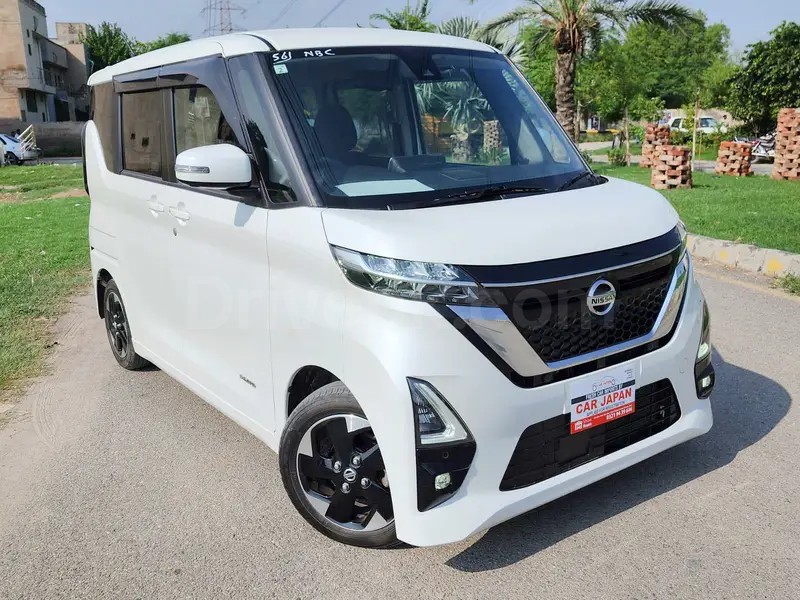 Nissan Roox 2022