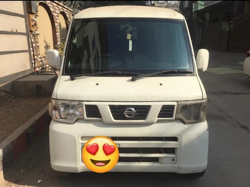 Nissan Clipper 2012