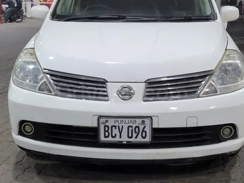 Nissan Tiida 2007